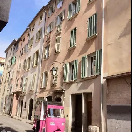 Rue Pomme De Pin Apartment