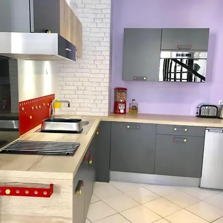 Rue Pomme De Pin Apartment