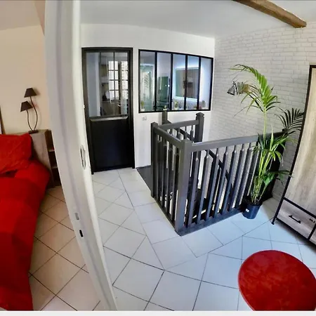 Rue Pomme De Pin Apartment *