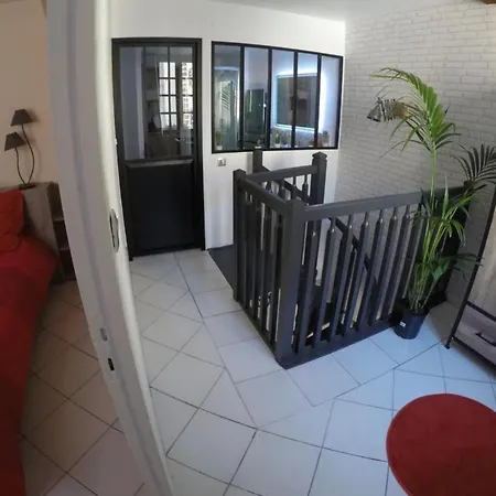Apartment Rue Pomme De Pin