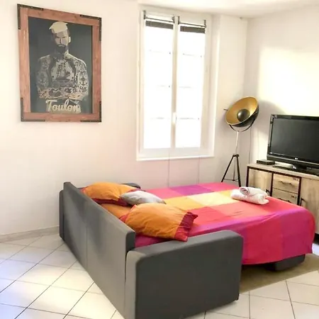 Rue Pomme De Pin
