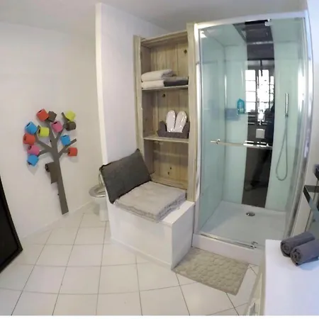 Apartment Rue Pomme De Pin